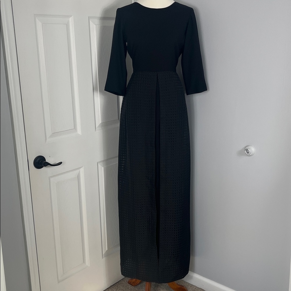 Camilyn Beth London Gown | Black Tie Dress | Mother of the Bride or Groom Dress - Picture 2 of 9